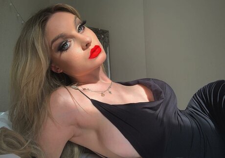 Mogz xx hot star gallery