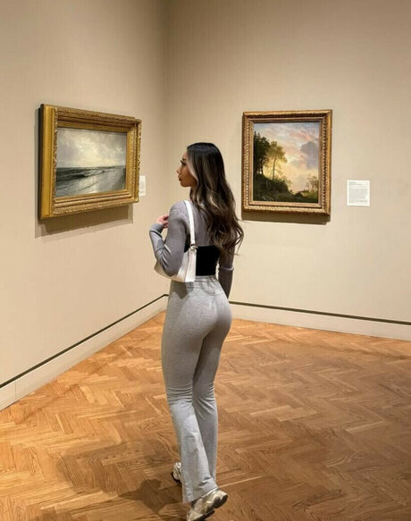 Ena Lor Hmong nudes model picture