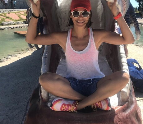 Funda Vanroy exclusive star galleries