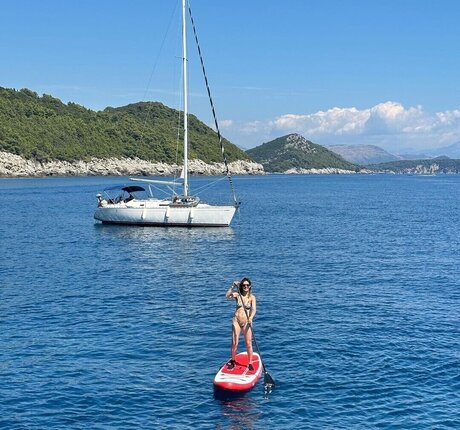 Funda Vanroy beautiful actress image