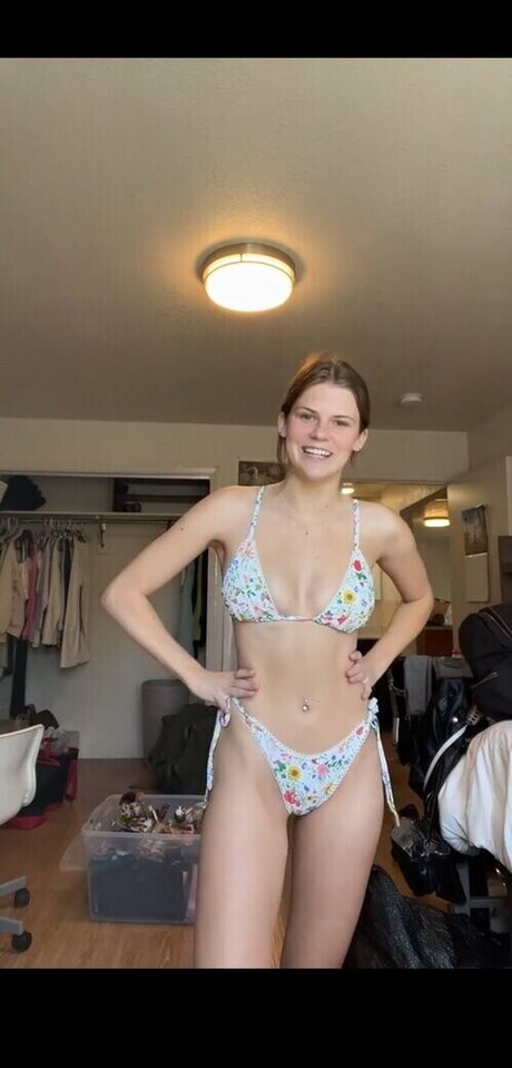 Maria Comstock model perfect gallery