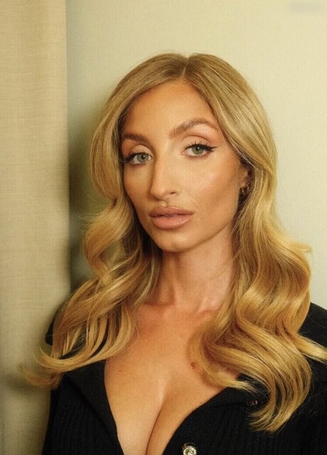 Therica Wilson Read model adult gallery