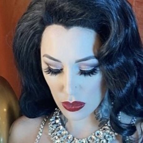 Cervena Fox hot model pic