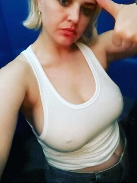 Rebecca Lucy Taylor adult model img