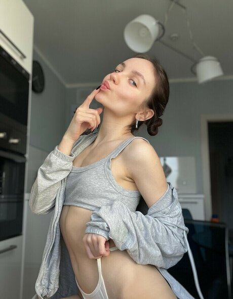 Lizy Youngy pretty actress picture