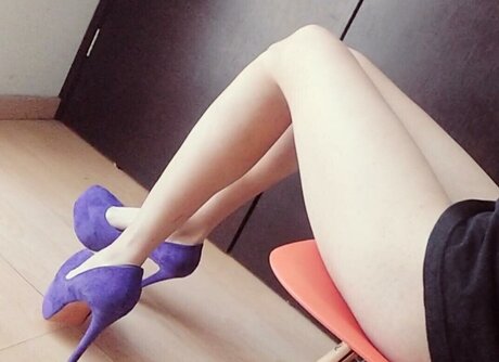 Solda Deryan sexy star pics