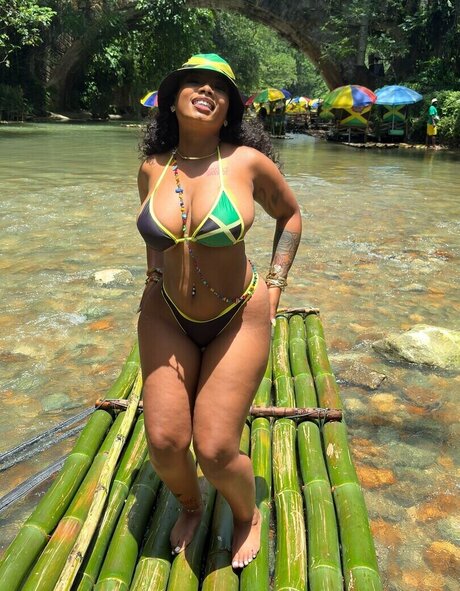 kortynie sex actress img