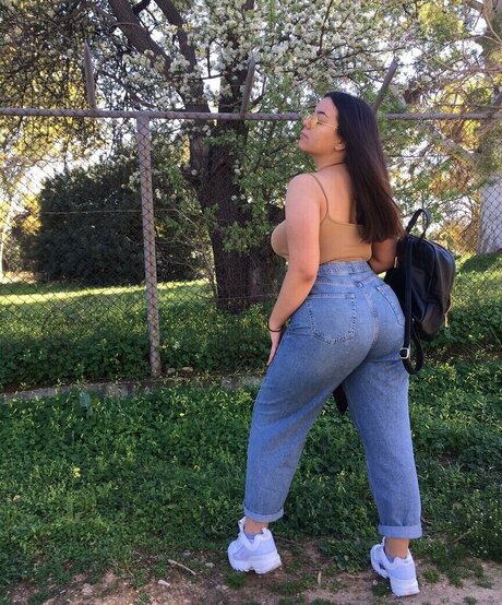 Zeneia s ASMR porn model gallery