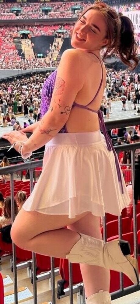 Eleanor Neale pornographic model pics