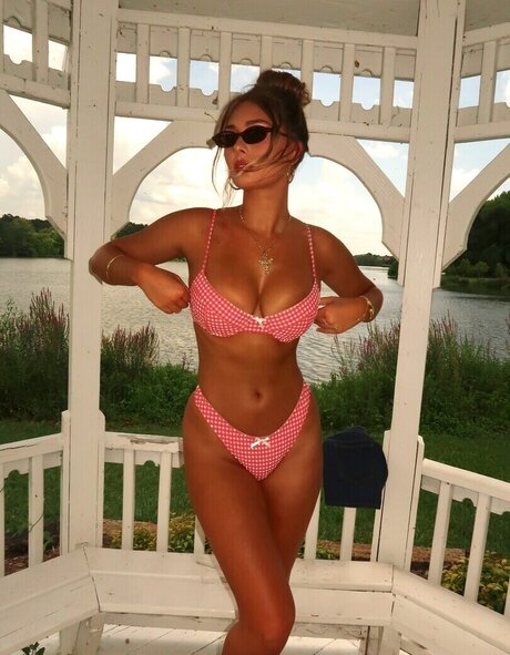 Taylor Morland star top gallery