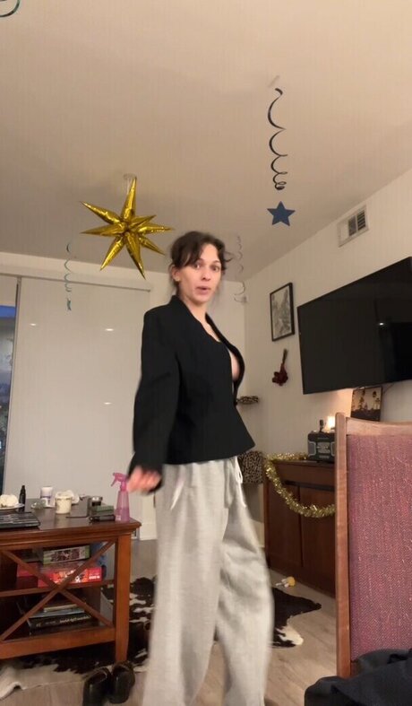 Dylan Troesken star nudes archive