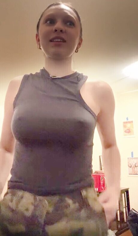 Dylan Troesken sexy star gallery