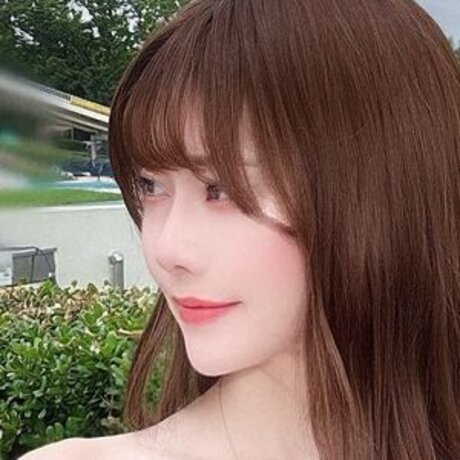 Rea Momosato exclusive model photo