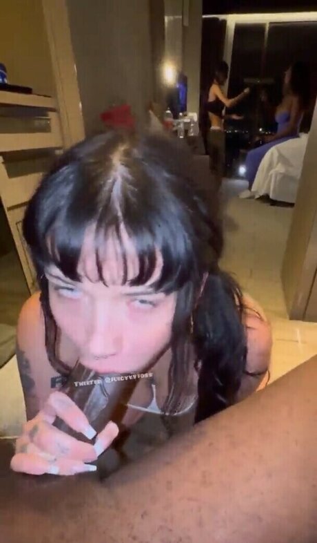 Juicyyyjoss model nice picture