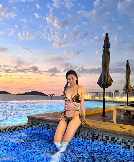 itshellovee sexy pornstar picture