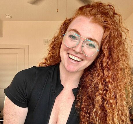 Juniperanne sex model picture