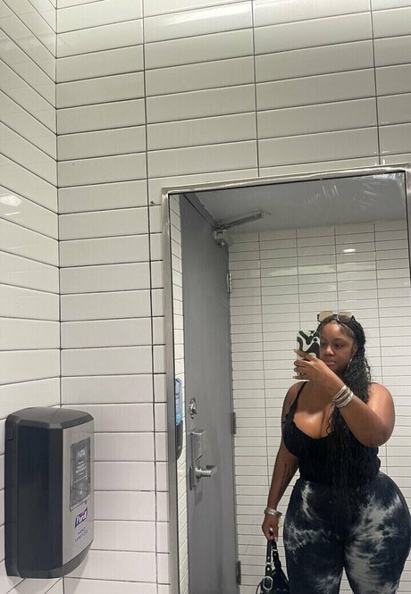 _Trillscott exclusive actress img