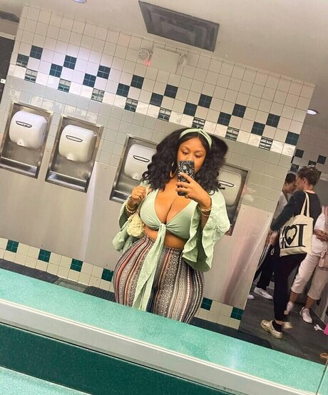 _Trillscott nude model pictures