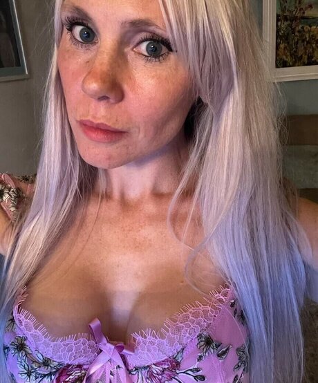 Donna Shepherd pretty model gallery