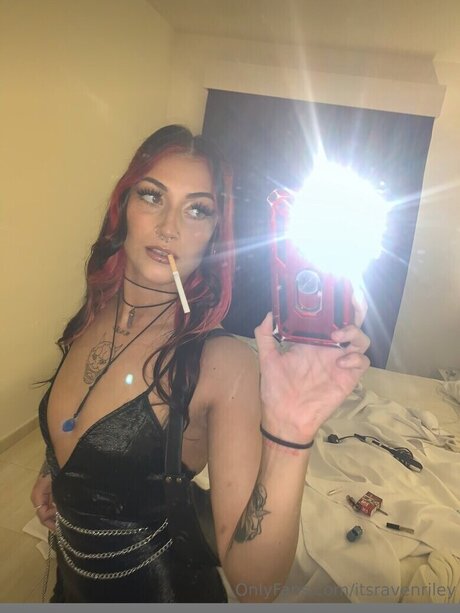 Itsravenriley star naked image