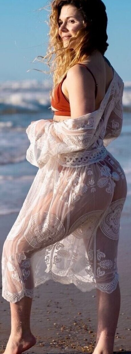 Juju Fitcats model pic