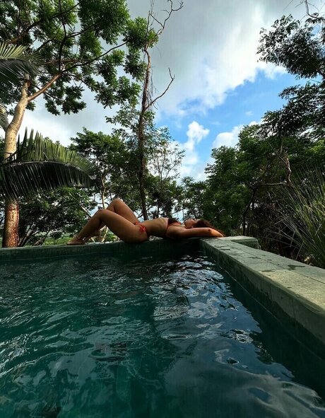 Valeria Madrigal nude pornstar pictures