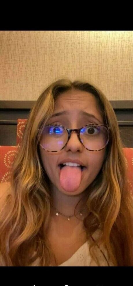 Alexis Ryan star free pics