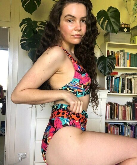 Lucy Holz pornstar pretty photos