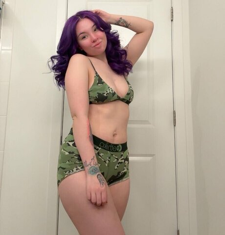 Mary Liven nude pornstar img