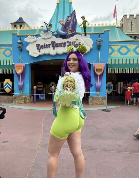 Mary Liven star sexy photos