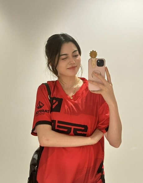 Sidsityttv star erotic photo