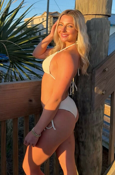 Meadow Eads adult model picture