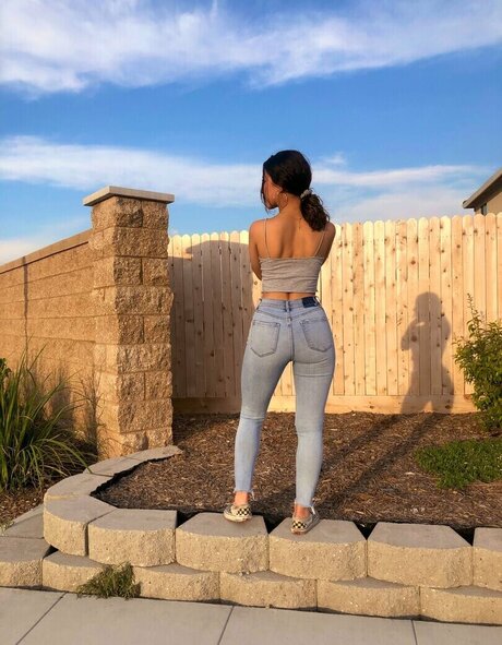 Cierra Revilla erotic model img