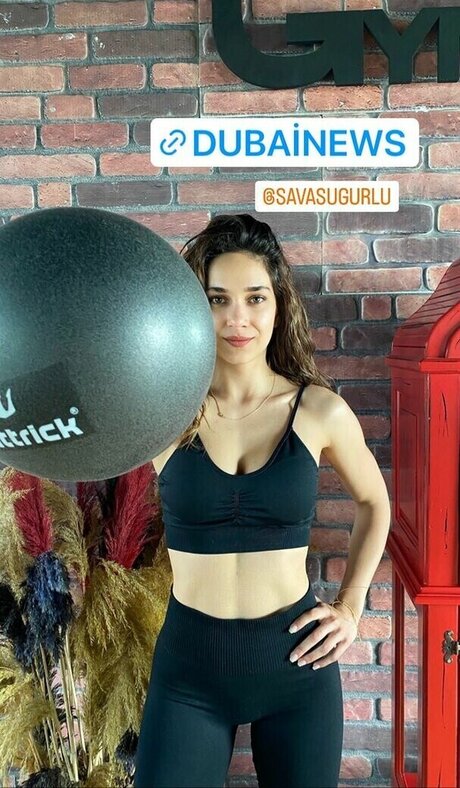 zeynepsedefaydemir nude model gallery