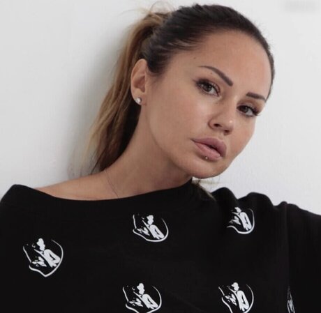 Deborah De Luca pretty actress galleries