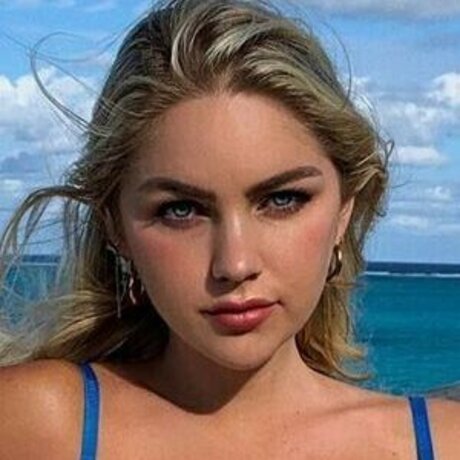 Madison Louch perfect model images