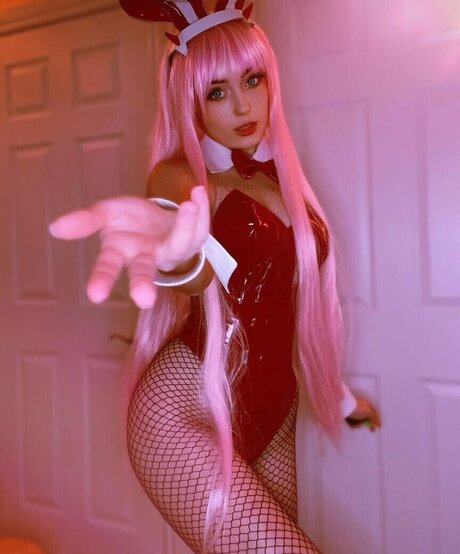 Cierra Cosplay exclusive star pic