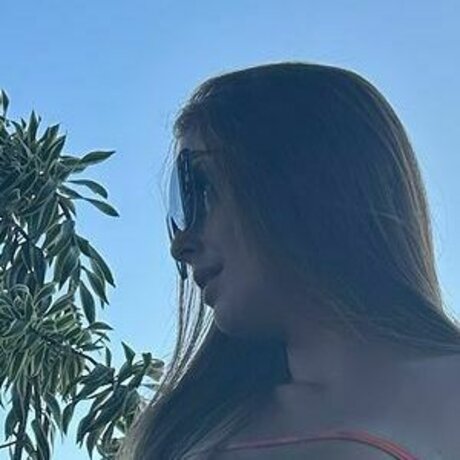 Thacila Caroliny exclusive actress pics