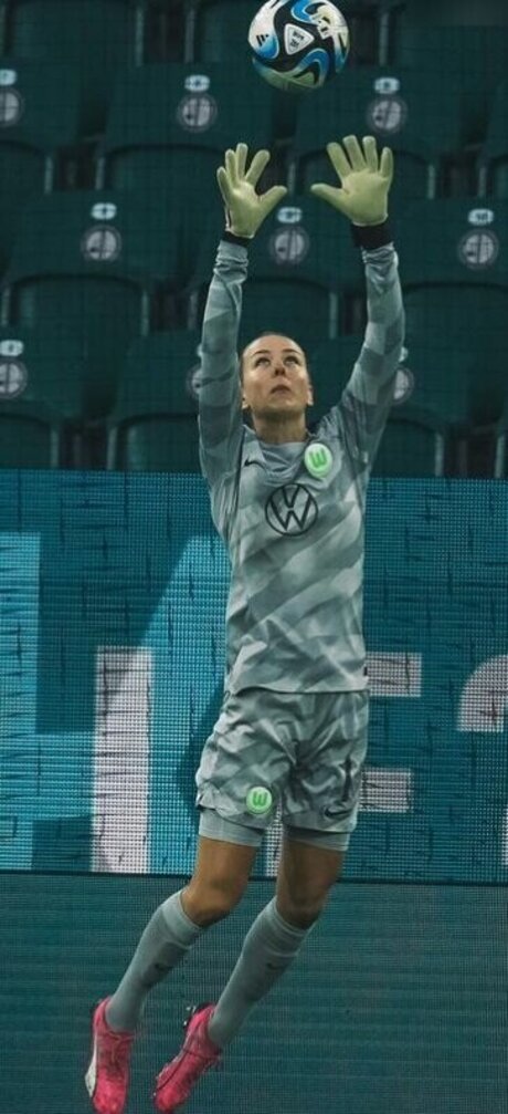 Merle Frohms pornstar nude image