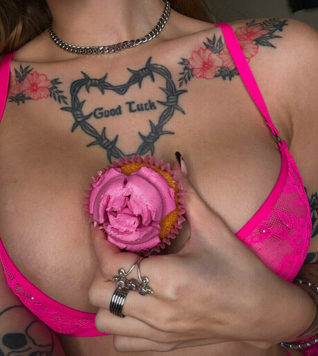 shannonluckxo top model img