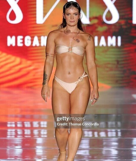 bonniee13 exclusive model photo