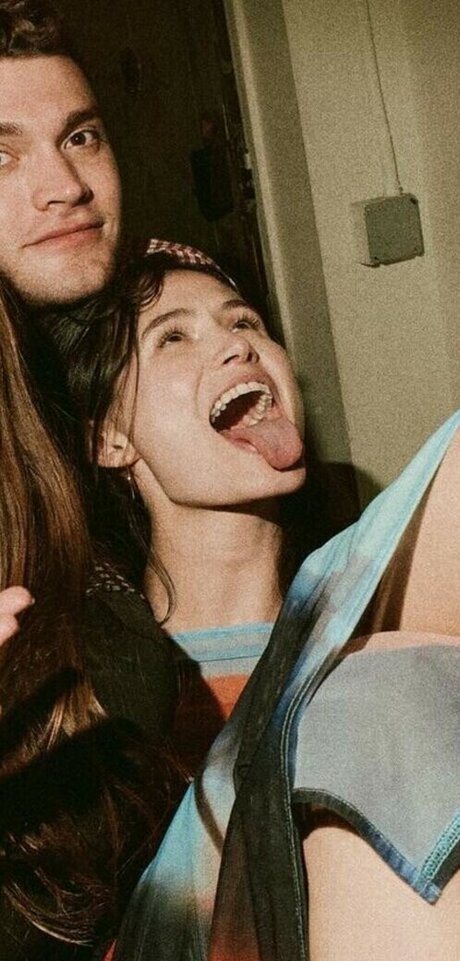 Delaney Rowe top actress pic