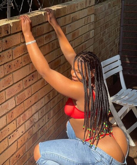 African Booty Meat model hot pic