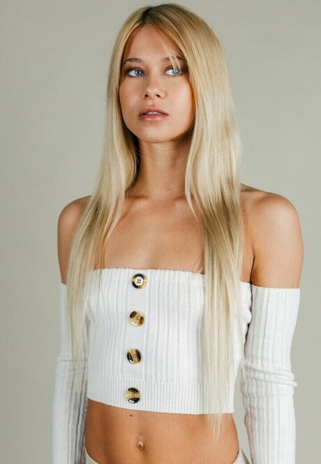 Kerry Carmody art pornstar pictures