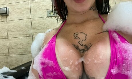 Daiane Shneyder art star picture