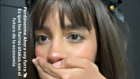 Yuriana Canelita model exclusive photos