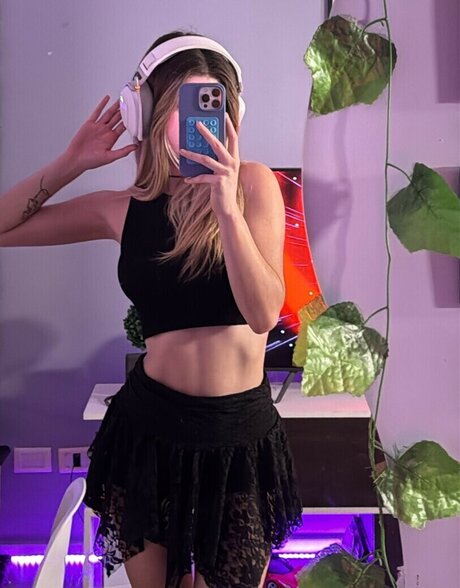 Soydairi nude model pictures