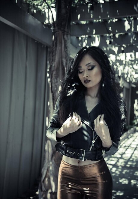 Connie Han model exclusive pictures