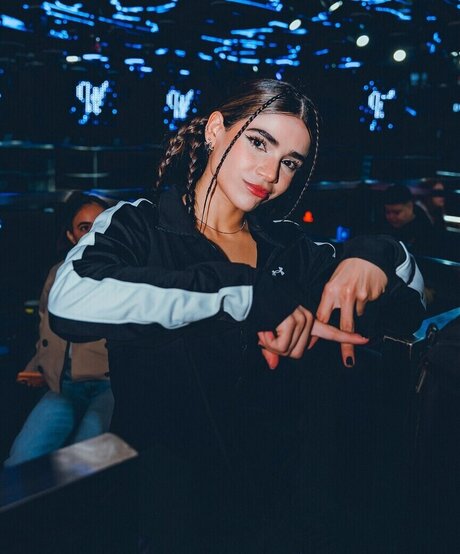 Alanalarana naked actress archive