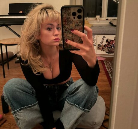 Ella Ballentine perfect star pics